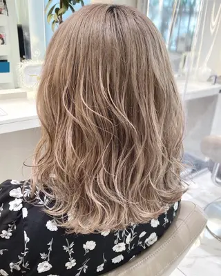 カラー 加藤芽実カラーリスト ／ミルクティーカラーのヘアスタイル
