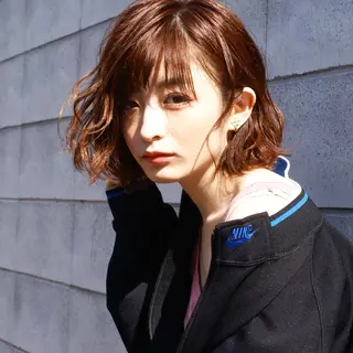 ショート カラー パーマ シンプル+αな デザインを 松崎陸のヘアスタイル