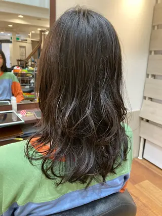 ロング MOLLASALON 浅香山店所属・ツジ モモカのヘアスタイル