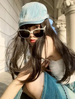 ミディアム カラー ヘアアレンジ mina 🌷のヘアスタイル