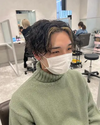 ショート カラー パーマ メンズ kiitos所属・関西センターパート メンズモデル募集のヘアスタイル