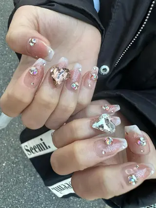 ロング カラー ヘアアレンジ キッズ ネイル マツエク・マツパ アイブロウ 福田 加奈のネイルデザイン