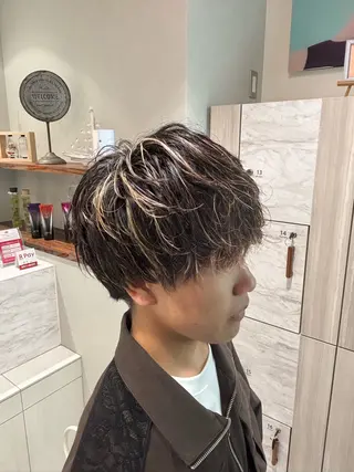 カラー メンズ 河野 龍斗のヘアスタイル