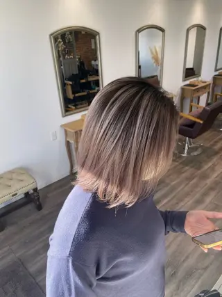 ミディアム カラー Felice Erikaのヘアスタイル