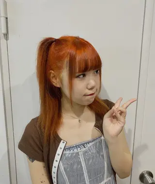 セミロング カラー ヘアアレンジ 🍓URARA 🥀最強ハイトーン❤のヘアスタイル