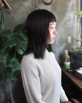 セミロング カラー 木村陸弥 透明感/ 赤み消し/オリーブのヘアスタイル