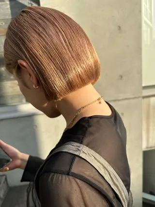 ショート v-lab studio所属・韓国レイヤーカット/ 艶カラー/ noaのヘアスタイル