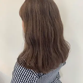 セミロング カラー 馴染ませNo.1🧃 エクステ・アレンジのヘアスタイル