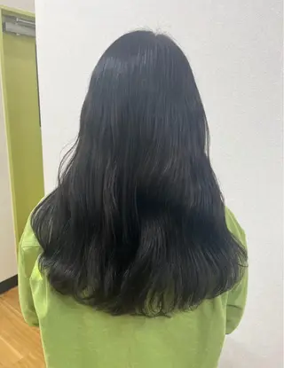 ロング カラー nana by pique所属・石津 瑚々奈のヘアスタイル