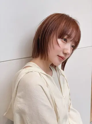 ショート ベージュ/暖色カラー /ボブ/ミカのヘアスタイル