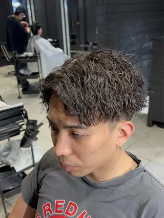 ショート パーマ メンズ 難波/メンズウルフ・ フェザーパーマ鶴田文のヘアスタイル