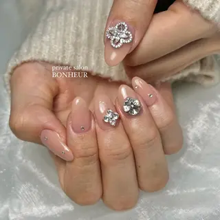 ネイル BONHEUR Annaのネイルデザイン