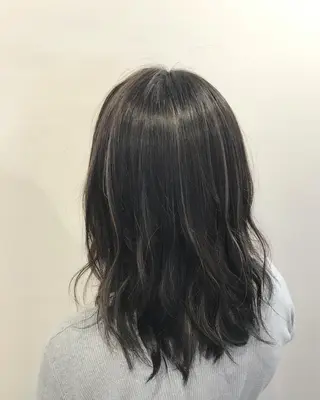 ミディアム カラー 平尾 拓也のヘアスタイル