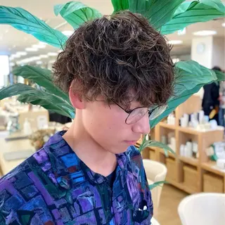 ミディアム パーマ メンズ 銀座メンズパーマ🦚 ブリーチ🌿レイヤーのヘアスタイル