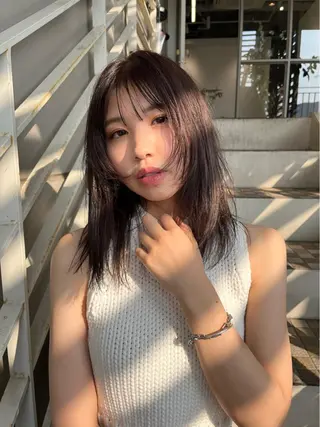 ミディアム カラー ヘアアレンジ umu.［韓国ヘア /レイヤーカット］のヘアスタイル