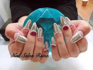 ネイル Nailsalon Reine所属・玉栄 伶奈のネイルデザイン