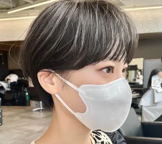 ショート カラー パーマ レイヤー/ショート透 明感カラー/西田祐賀のヘアスタイル