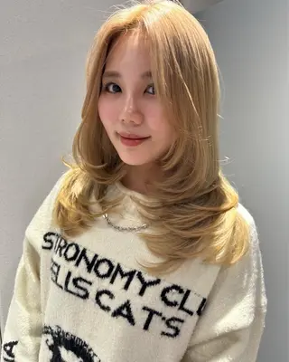 ミディアム 海外風 レイヤー 💠MIKUのヘアスタイル