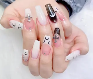 ネイル 🩷U nail リリス【新宿店】のネイルデザイン