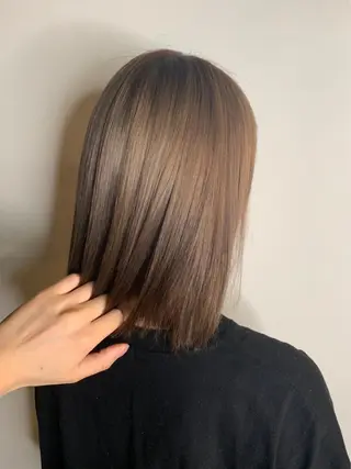 ミディアム カラー 藤原 侑香のヘアスタイル