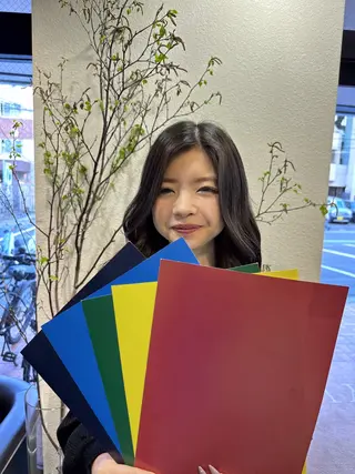 セミロング カラー ハイトーン/パーソナ ルカラー診断・ユキノのヘアスタイル