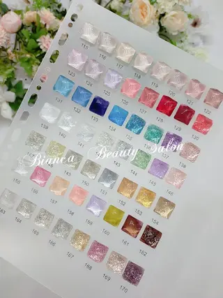 カラー Bianca 大山のネイルデザイン