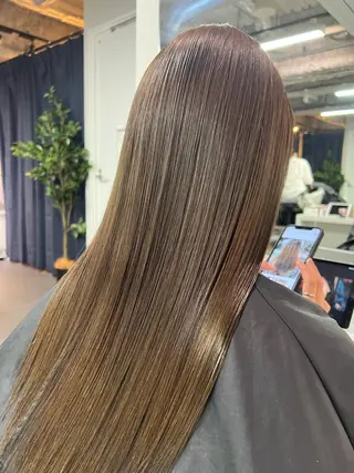 セミロング カラー ハイトーン&髪質改善 &韓国エクステ🤎のヘアスタイル