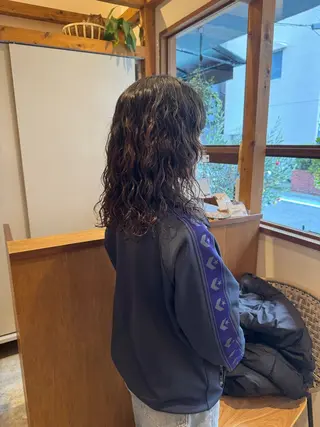 セミロング パーマ ENIF　大島 芽生のヘアスタイル
