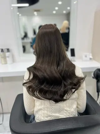 ロング カラー オリーブカラー🫒 レイヤーカット✂︎のヘアスタイル