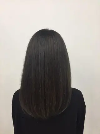 セミロング カラー 岩崎 裕司のヘアスタイル