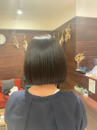 カラー 井上 万由のヘアスタイル