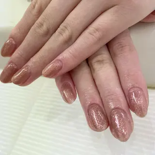 ネイル esNAIL新宿西口店所属・emi esNAILのネイルデザイン