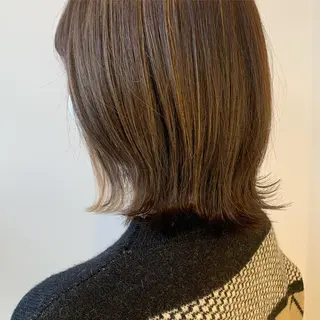 ミディアム カラー 小森 衣純のヘアスタイル