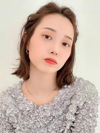 ミディアム 米澤 由衣のヘアスタイル