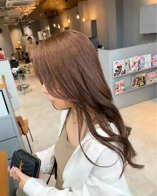 ロング カラー エマ ピボット 中川店所属・富原崇太/切りっぱな しボブ/透明感カラーのヘアスタイル