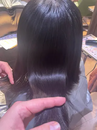 セミロング 髪質改善ioLu 伊藤サダキのヘアスタイル
