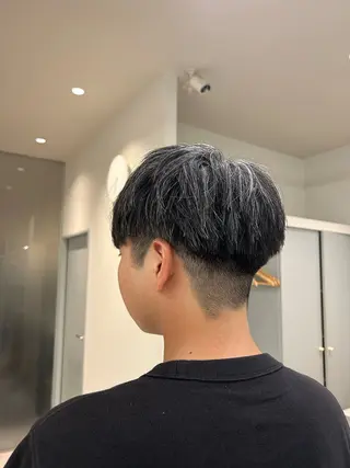 メンズ ブリーチカラー✨ メンズカット✨瞳歌のヘアスタイル