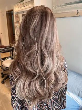 ロング 渋谷ハイトーン/ デザインカラー阿部のヘアスタイル