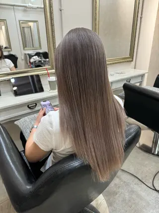 カラー ヒガシ サヨのヘアスタイル