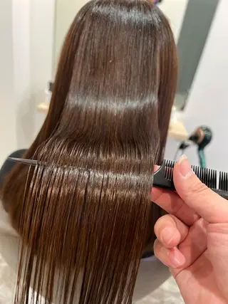 セミロング ブリーチ毛に縮毛矯正 ✨カラー✨山田 正幸のヘアスタイル