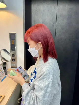 ミディアム カラー カット・ブリーチ TAIGAのヘアスタイル