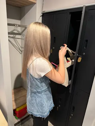 カラー Revie  hair所属・Hiyori/透明感 矢場町/栄のヘアスタイル