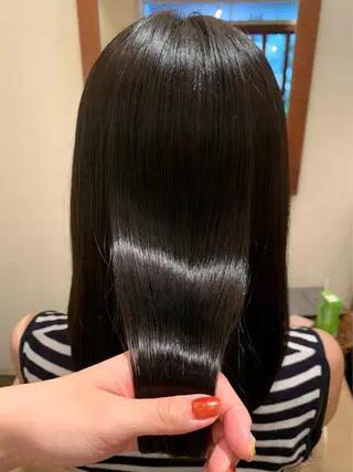 ロング A10+α所属・加茂 しのぶのヘアスタイル