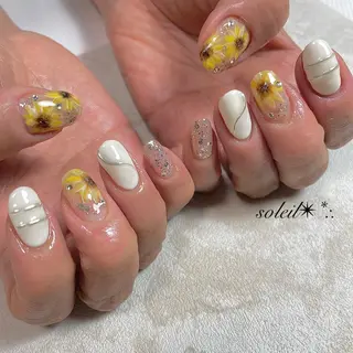 ネイル 粟津 美紀のネイルデザイン