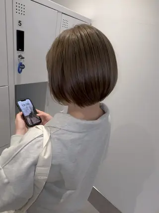 セミロング カラー ヘアアレンジ ブリーチ矯正💐 ミルクティー💐ナオのヘアスタイル