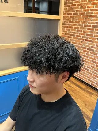 ショート パーマ メンズ 髪質改善 個室サロン Aurora 蔵前美容院所属・韓国式髪質改善 副店長コバリアオイのヘアスタイル