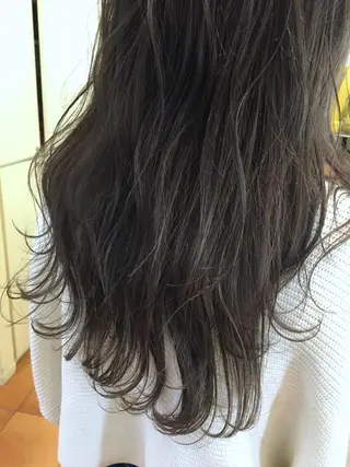 セミロング カラー ケアブリーチ 坪井佑樹のヘアスタイル