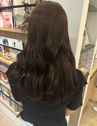 セミロング モテ髪🫧赤み消し カラー表参道きょうこのヘアスタイル