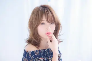 ミディアム 小林 永佳のヘアスタイル