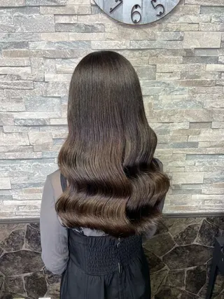 ロング wistell所属・ハイトーン/艶カラー sarina🩷のヘアスタイル